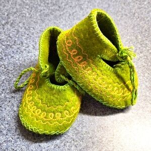 Felted Wool Embroidered Tie Moccasin, Made in Pakistan